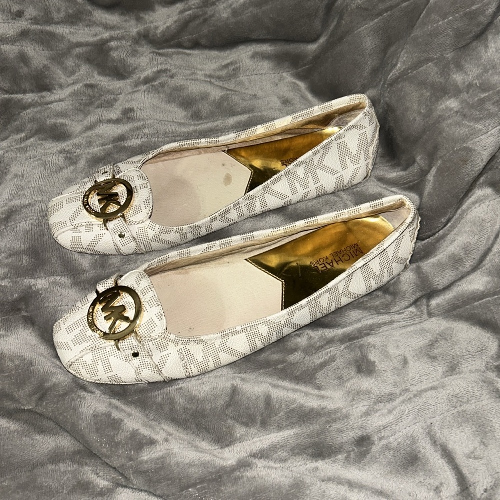 MICHAEL KORS Gold Logo Leather Flats Women’s Size 9.5